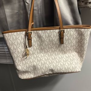 MK tote